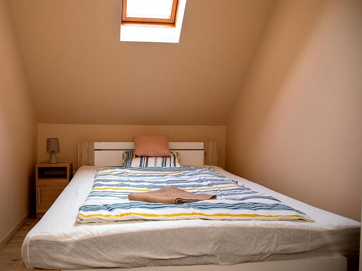 Lux Apartman Buek Exterior photo