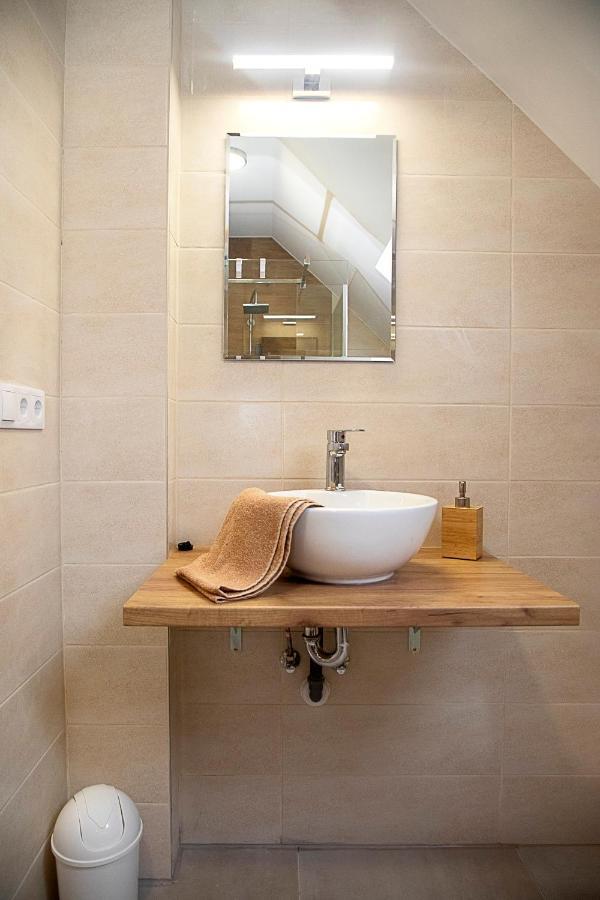 Lux Apartman Buek Exterior photo